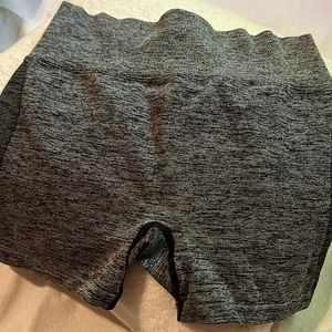Victoria’s Secret marled grey bike shorts 🖤